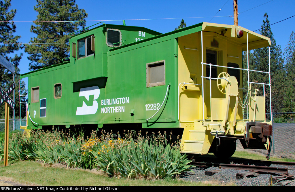 BN 12282 Caboose